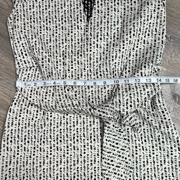 Josie Natori Beautiful Women Dress- 8 - Picture 7 of 9